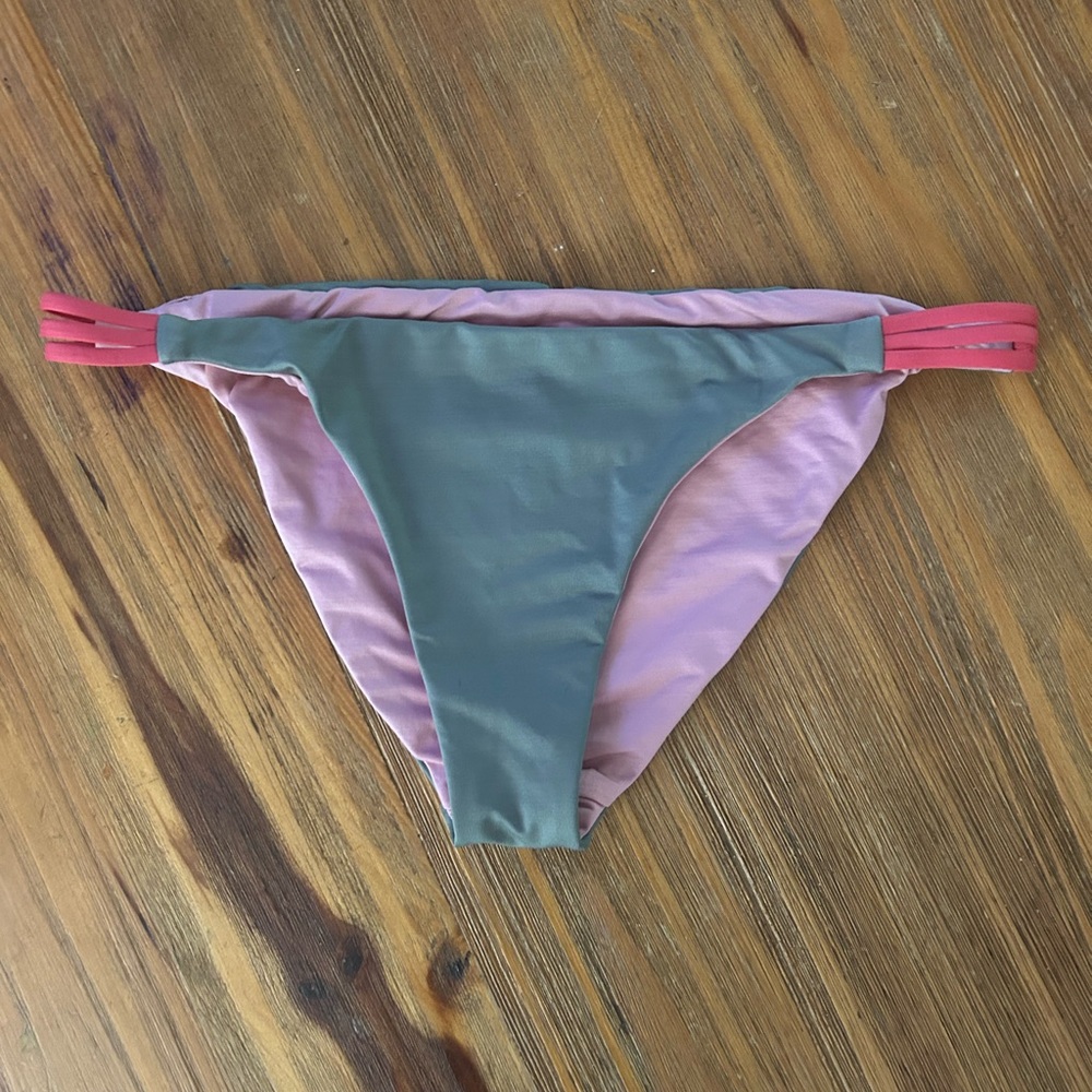 Stylish Two-Tone Bikini Bottom